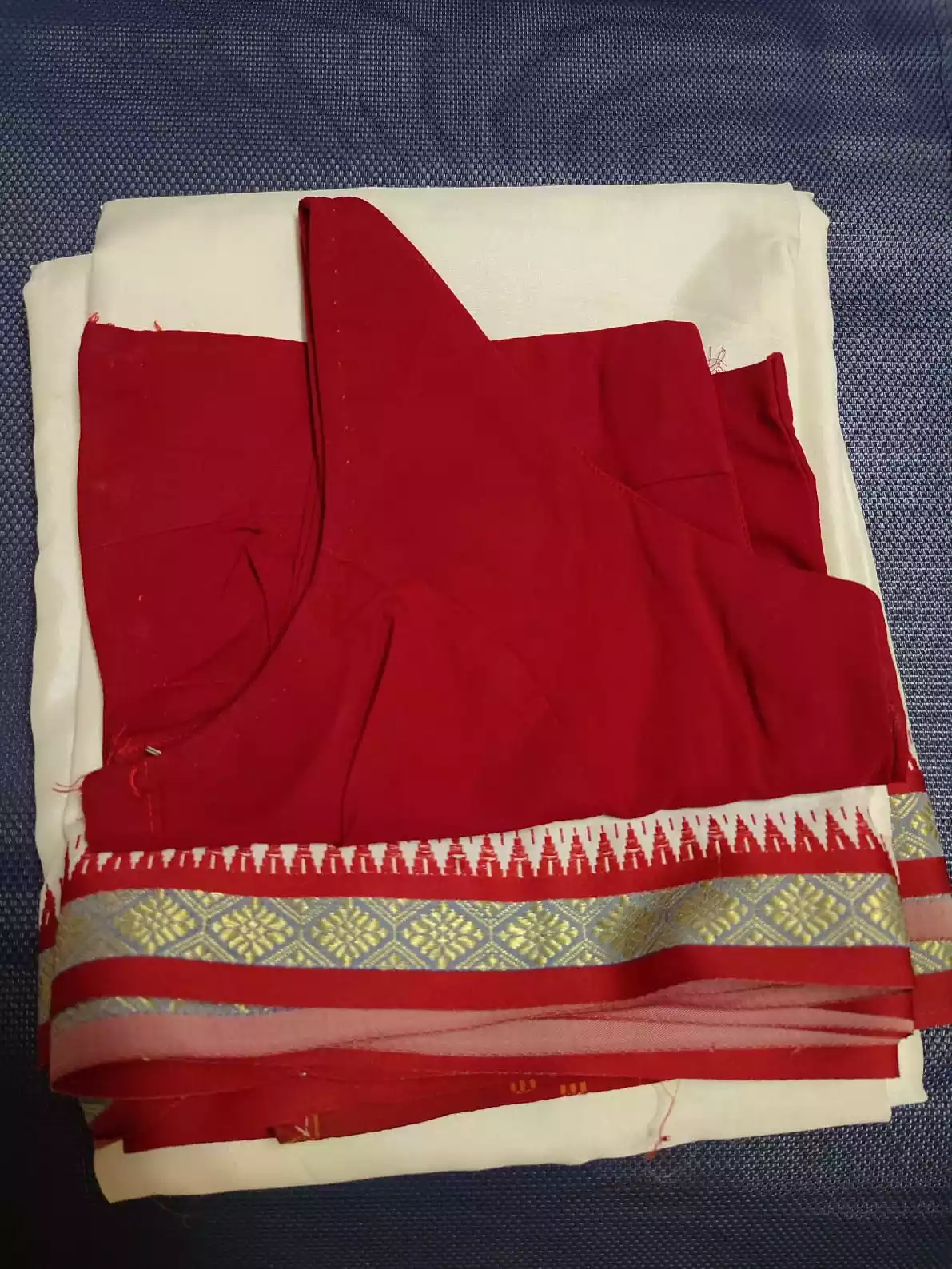 KERALA STYLE MOHINIATTAM SAREE SETS AND MODEL JEWELS - Image 2