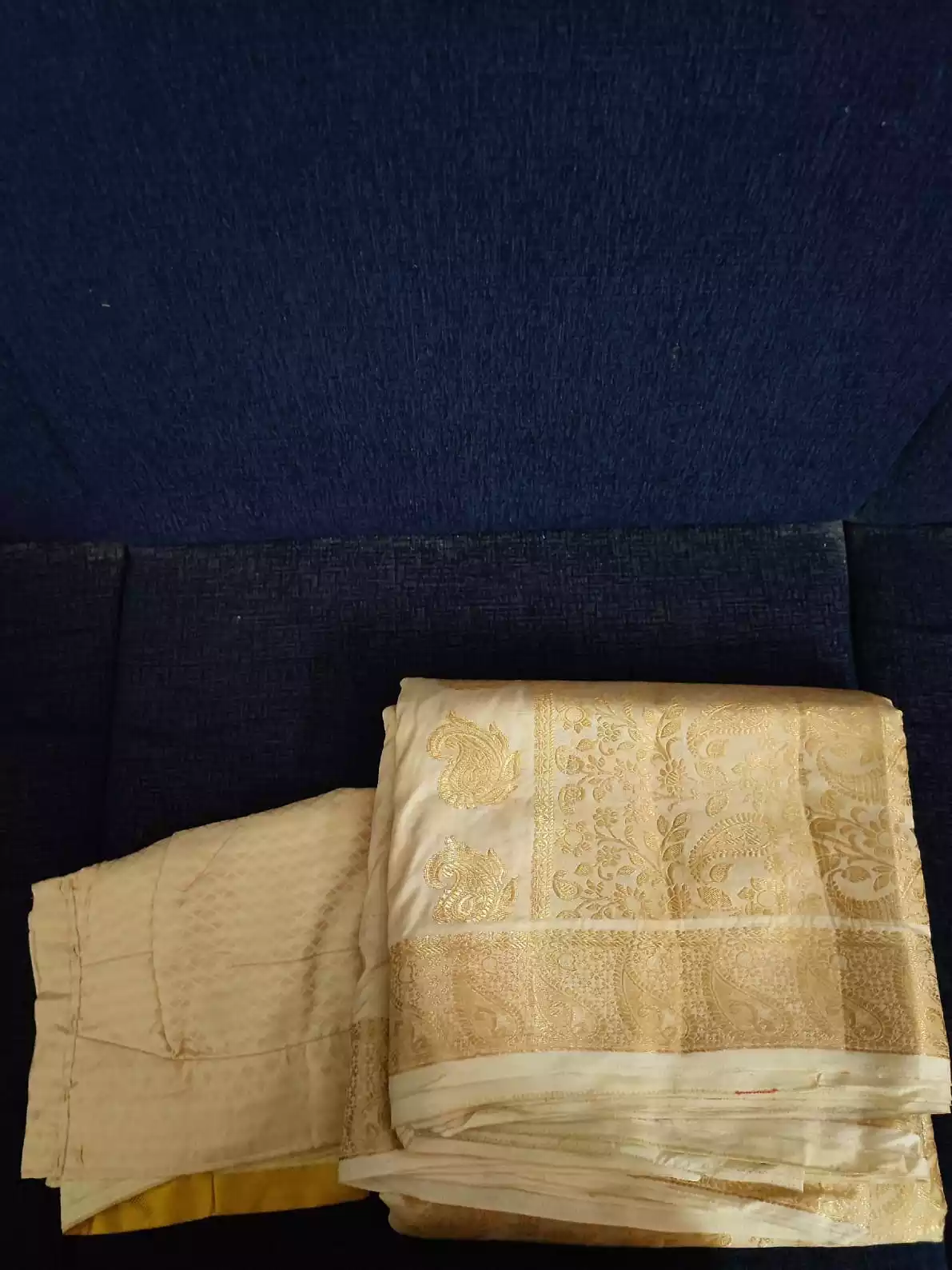 KERALA STYLE MOHINIATTAM SAREE SETS AND MODEL JEWELS - Image 5