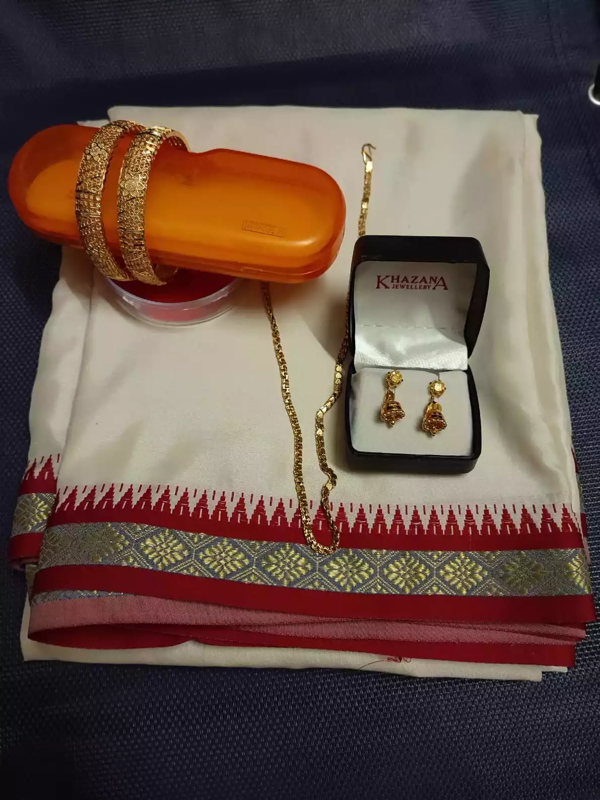 KERALA STYLE MOHINIATTAM SAREE SETS AND MODEL JEWELS